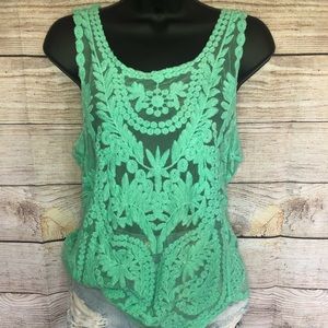 NWT green lace tank | M free w/ bundle 🌻